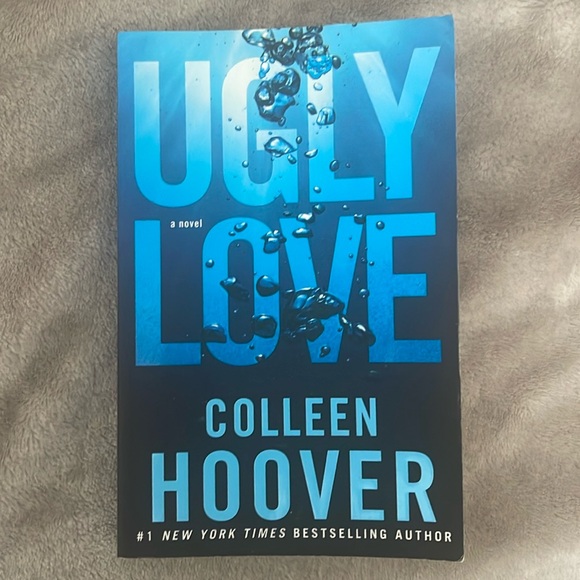 Ugly Love by Colleen Hoover - Picture 1 of 4